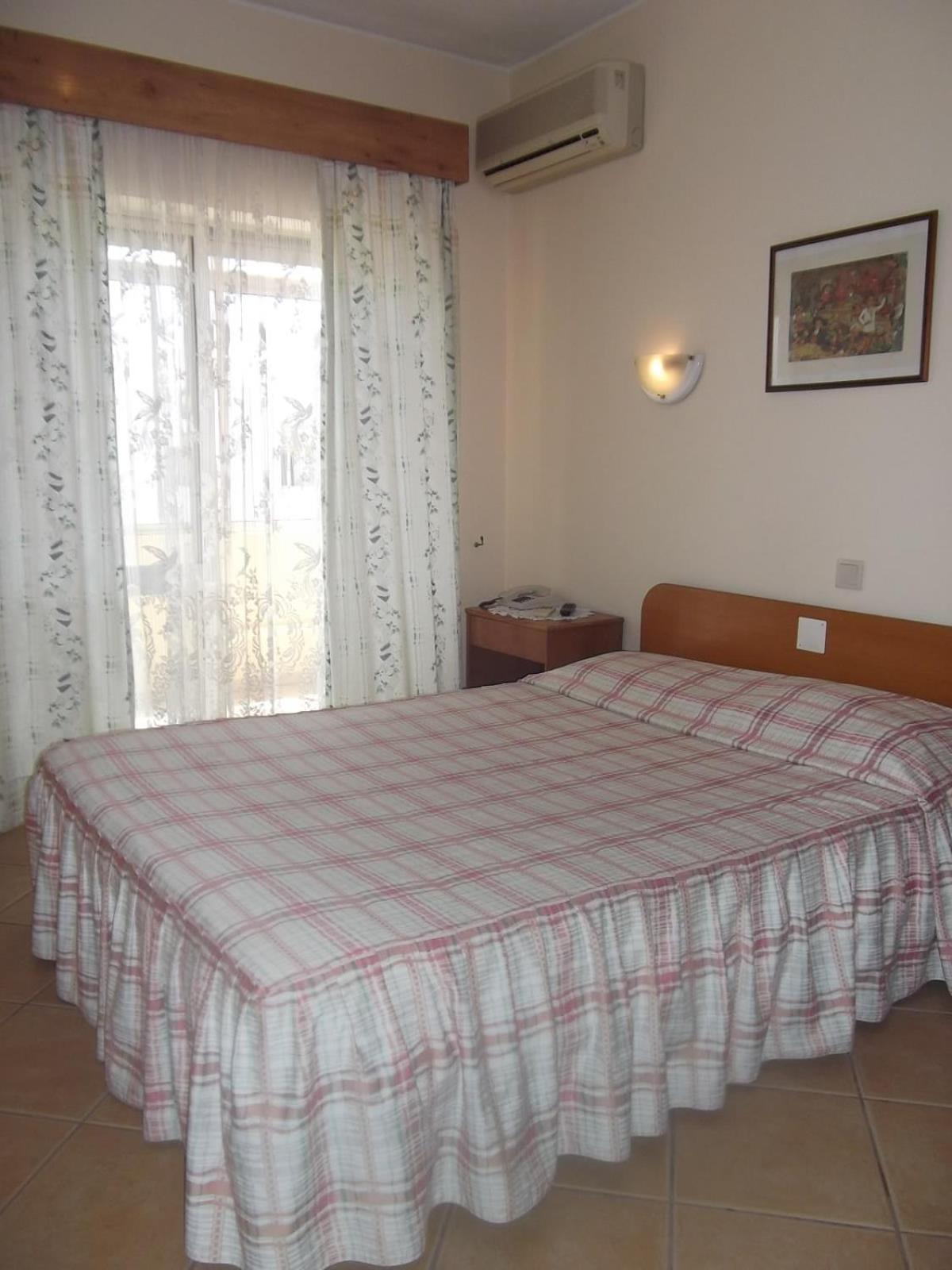 Residencial Nosso Paraiso Bed & Breakfast กัวเตย์รา ห้อง รูปภาพ