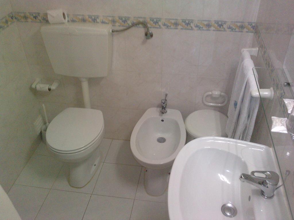 Residencial Nosso Paraiso Bed & Breakfast กัวเตย์รา ห้อง รูปภาพ