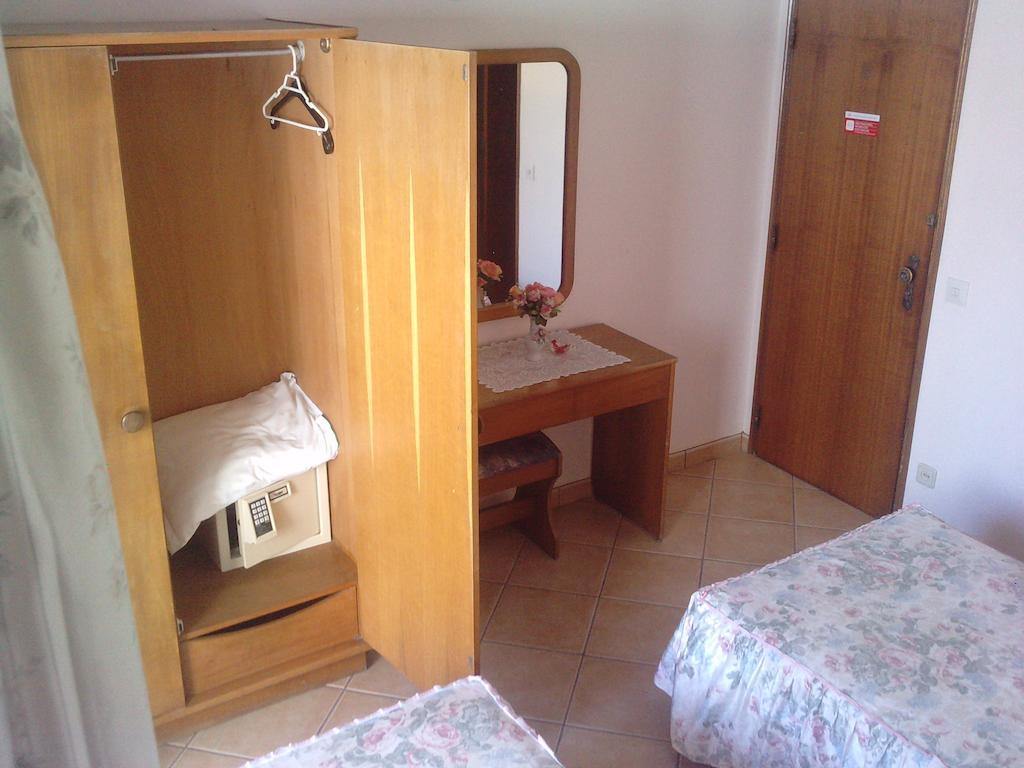 Residencial Nosso Paraiso Bed & Breakfast กัวเตย์รา ห้อง รูปภาพ