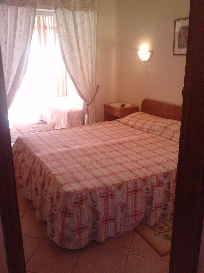 Residencial Nosso Paraiso Bed & Breakfast กัวเตย์รา ห้อง รูปภาพ